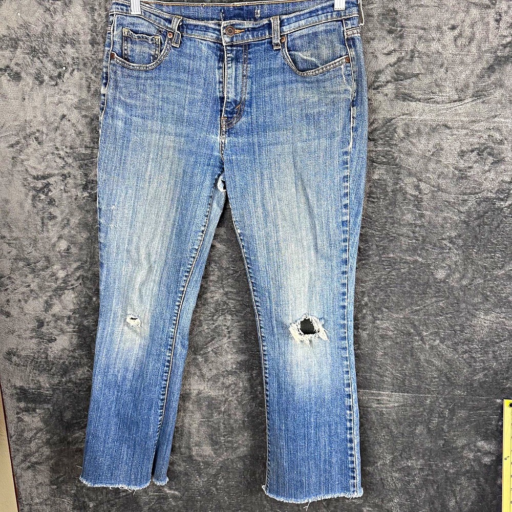 Levi's Women's Straight Leg Medium Wash Stretch Distressed Denim Jeans Size 12
